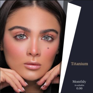 لنز ارایشی